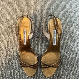 MANOLO BLAHNIK gold heels